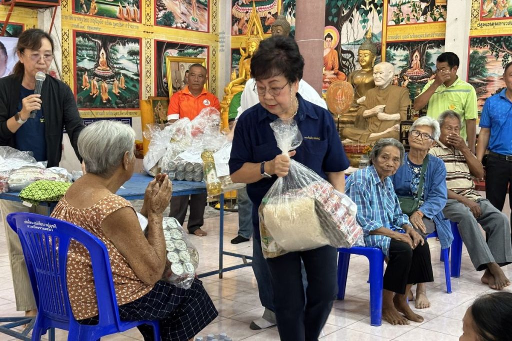 “พล.อ.ประวิตร” มอบหมาย 2 สส. เพชรบูรณ์ พปชร.นำความห่วงใย พร้อมส่งมอบถุงยังชีพให้ ปชช.เตรียมรับมือ หากเกิดเหตุอุทกภัยฉับพลัน